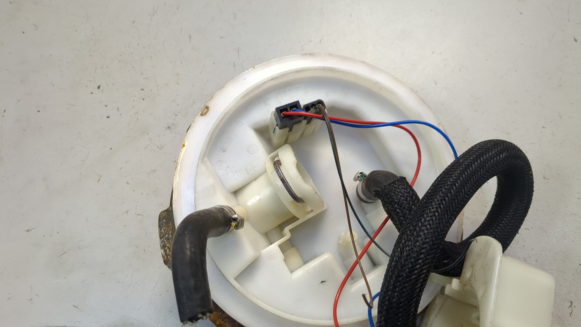 Насос топливный электрический