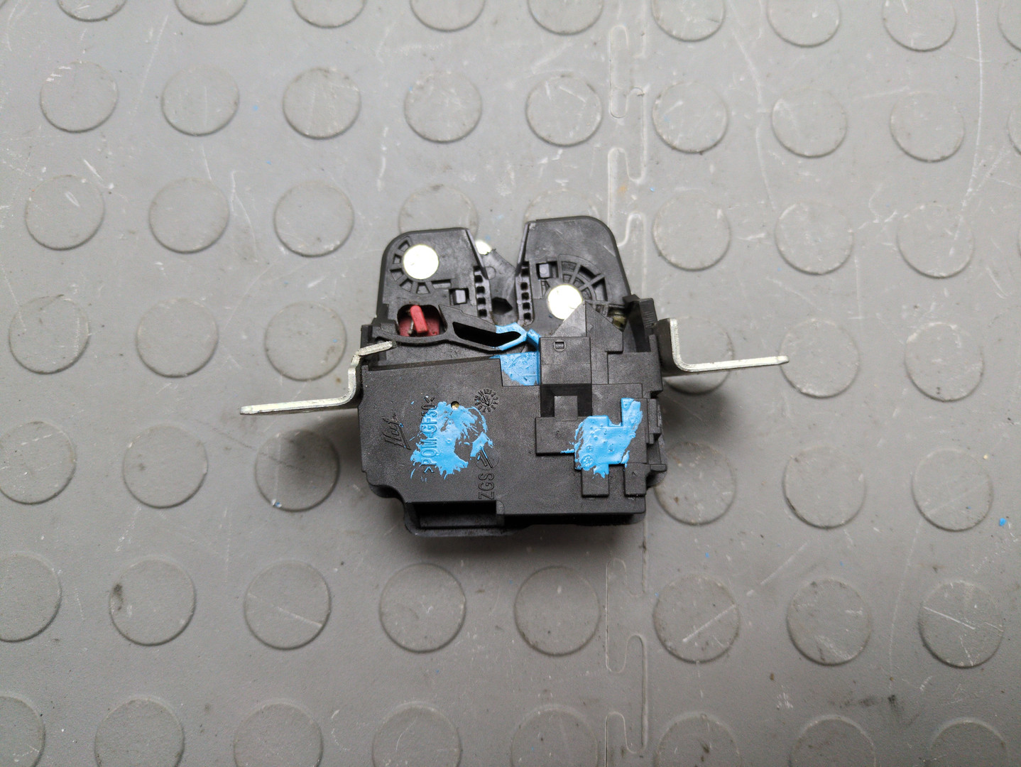 Замок багажника