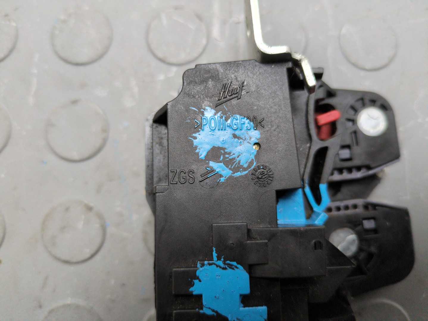 Замок багажника