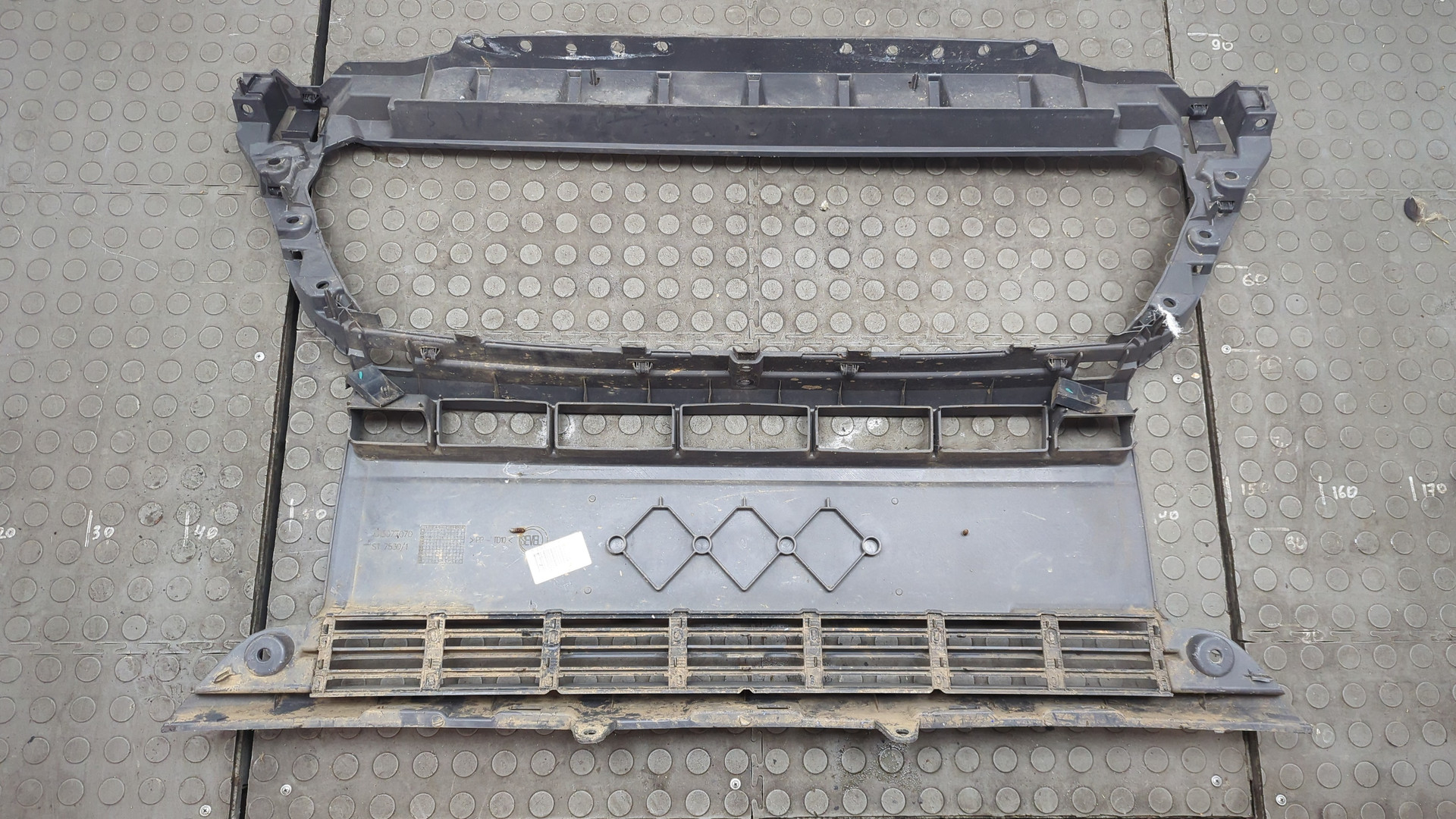 Бампер передний