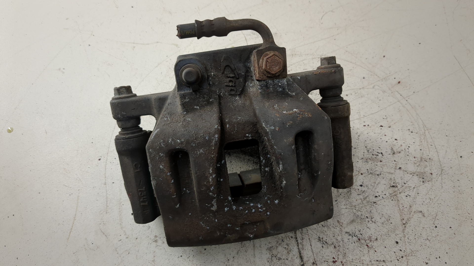 Суппорт передний правый