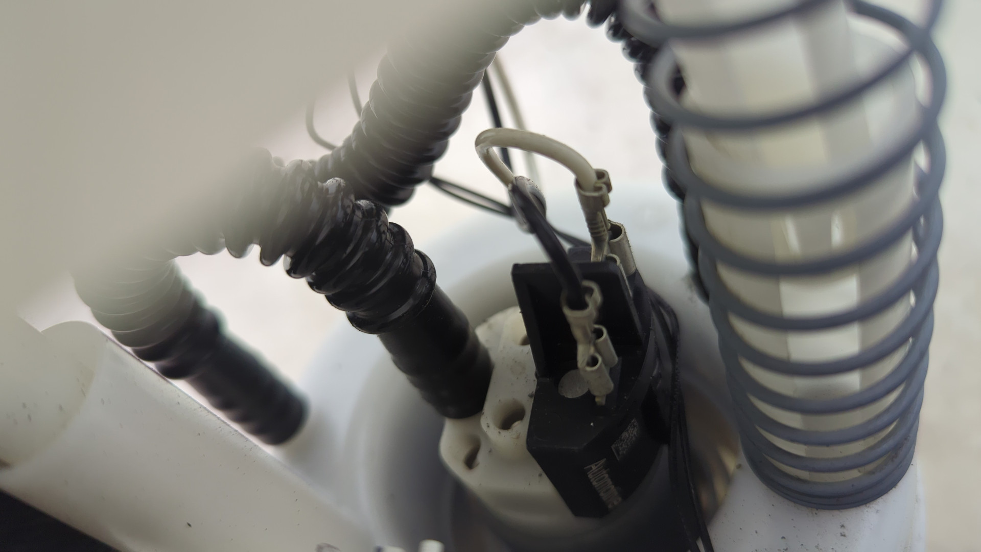 Насос топливный электрический