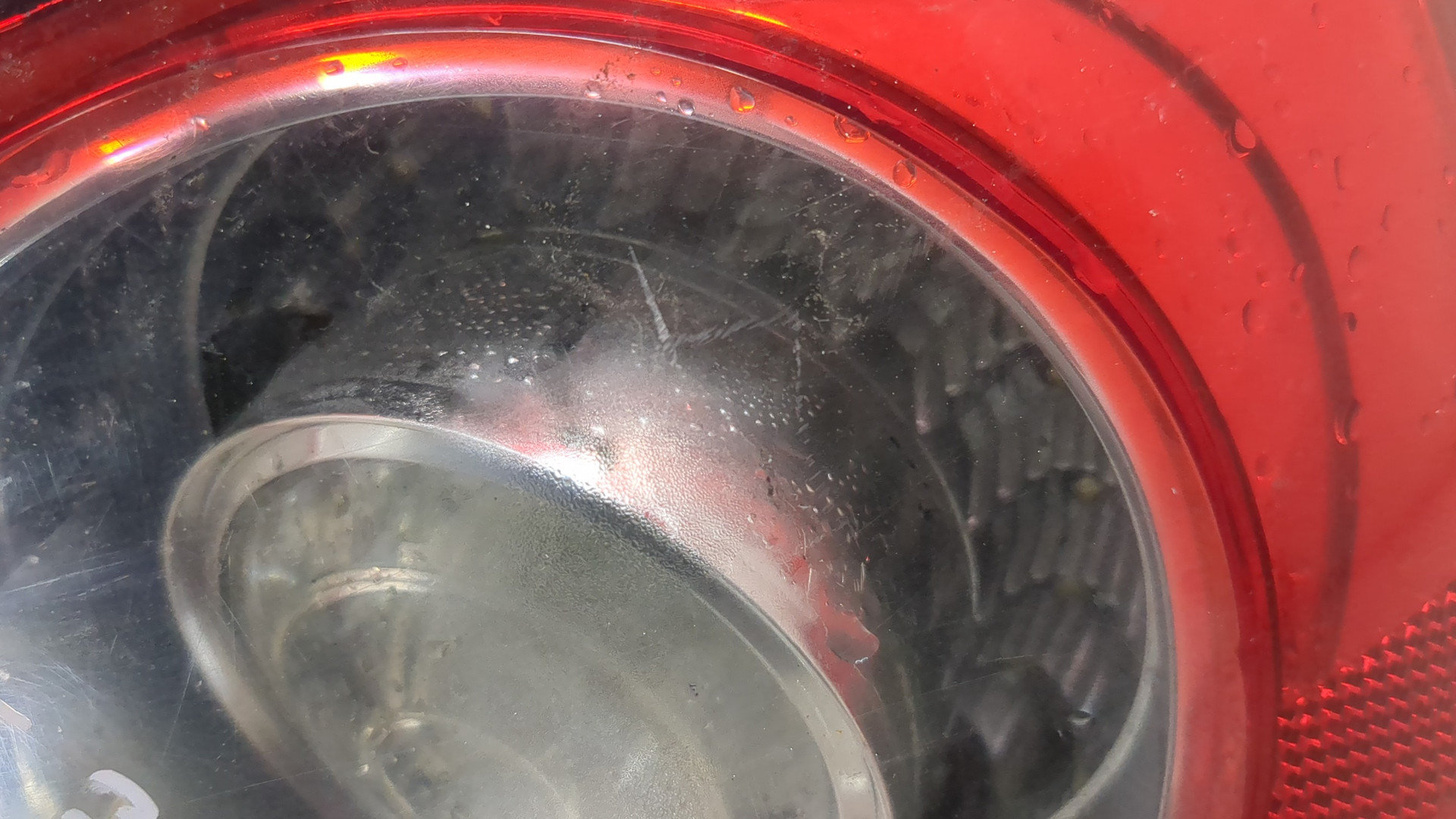 Фонарь задний правый