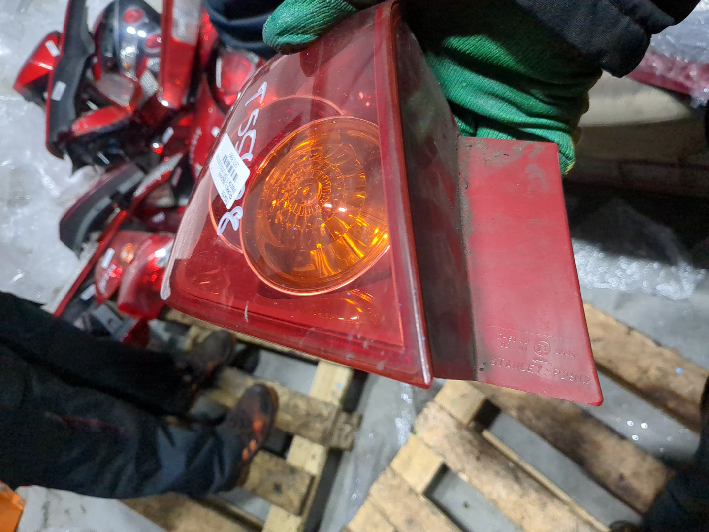 Фонарь задний левый