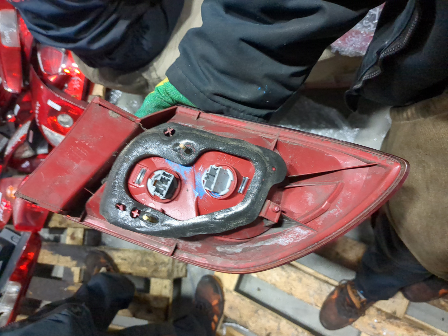 Фонарь задний левый