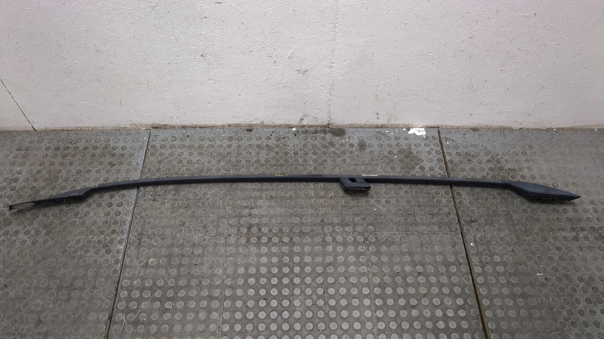 Рейлинг (релинг) левый (планка на крышу)