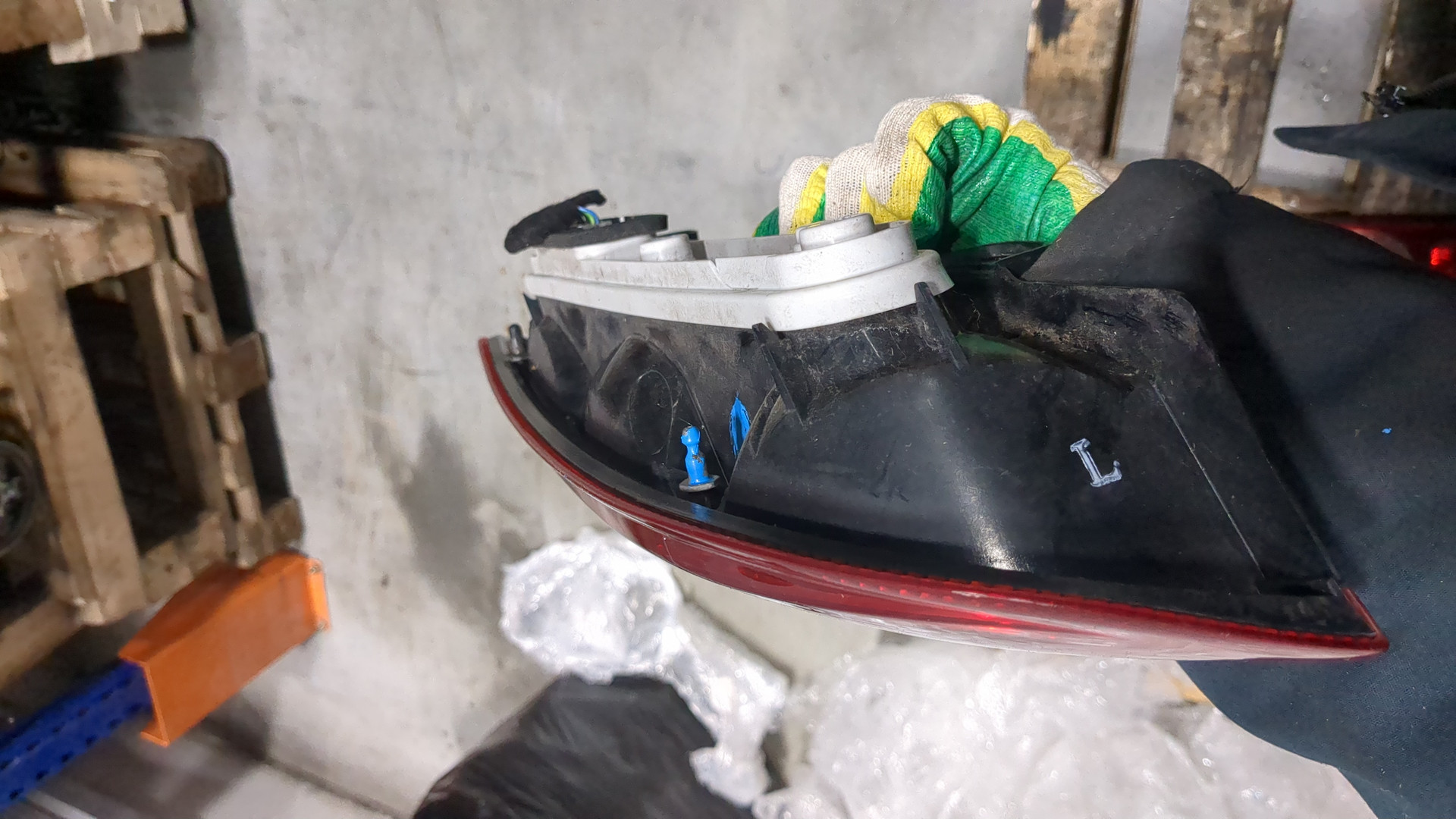 Фонарь задний правый