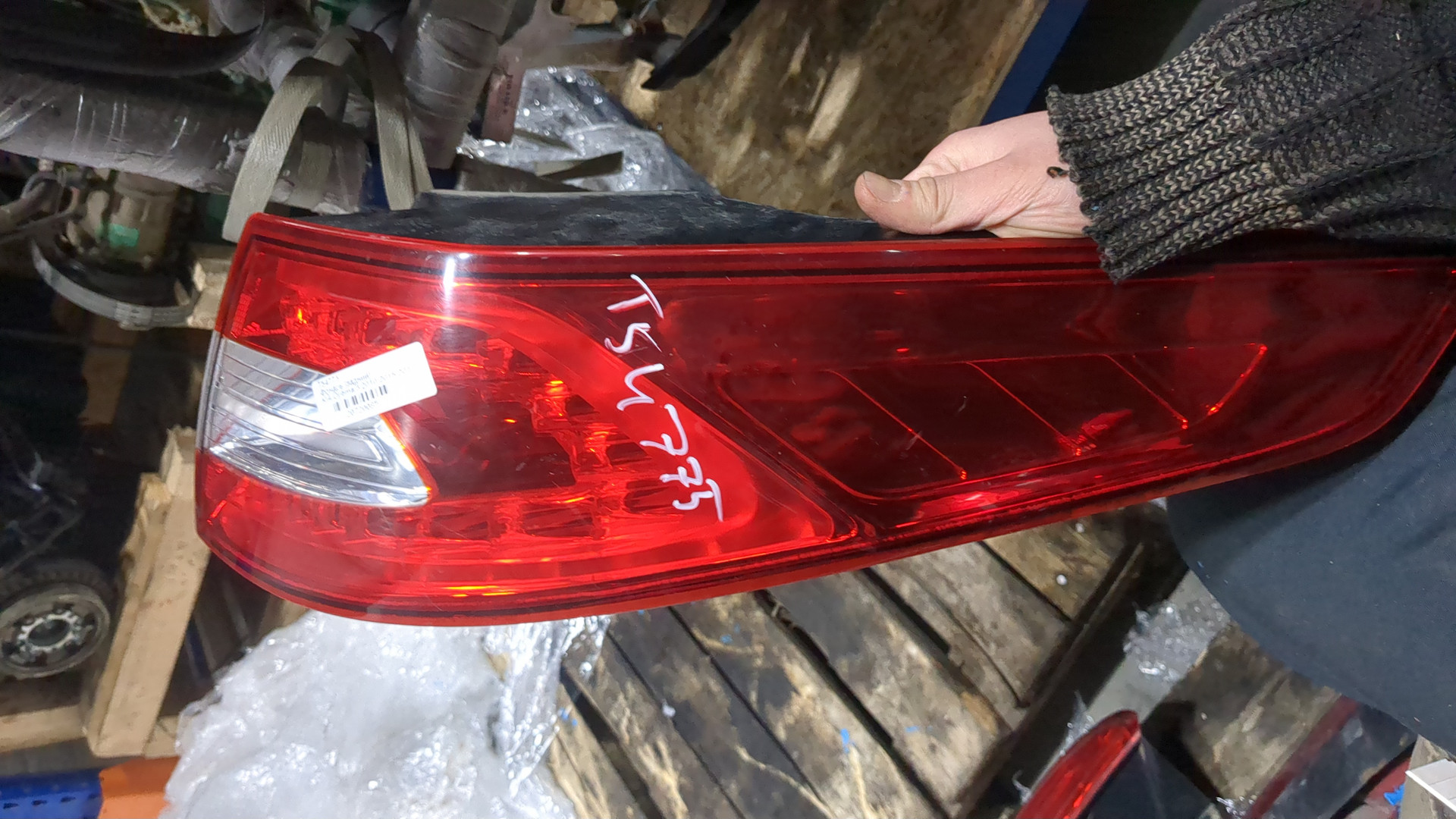 Фонарь задний правый