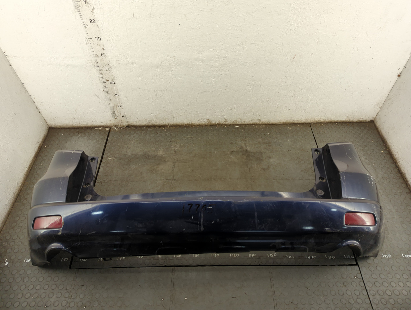 Бампер задний