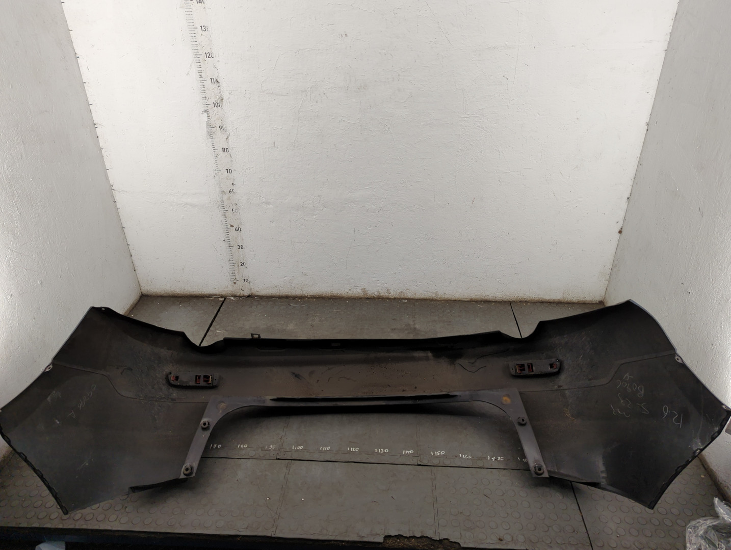 Бампер задний