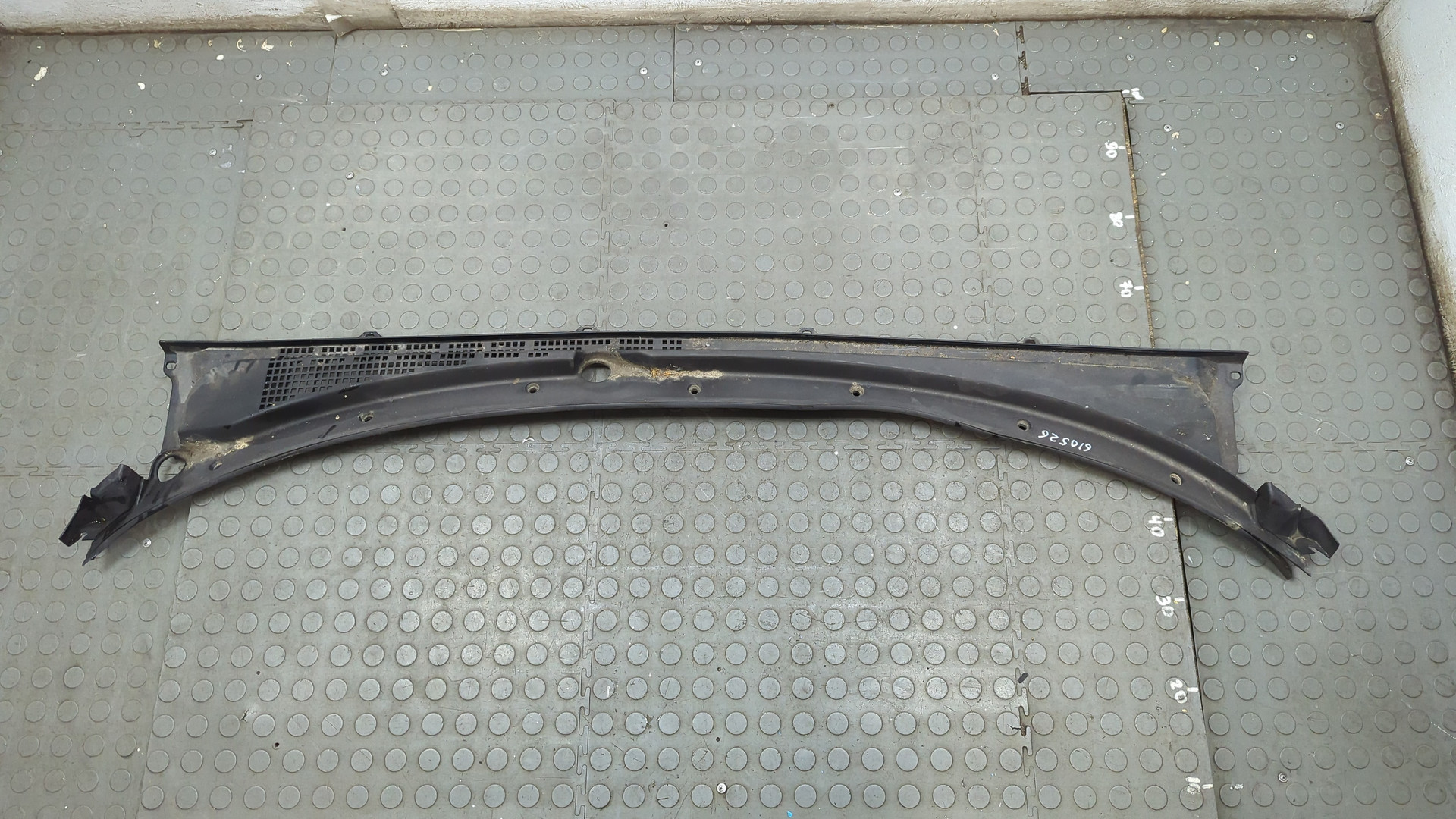 Решетка стеклоочистителей (Жабо)