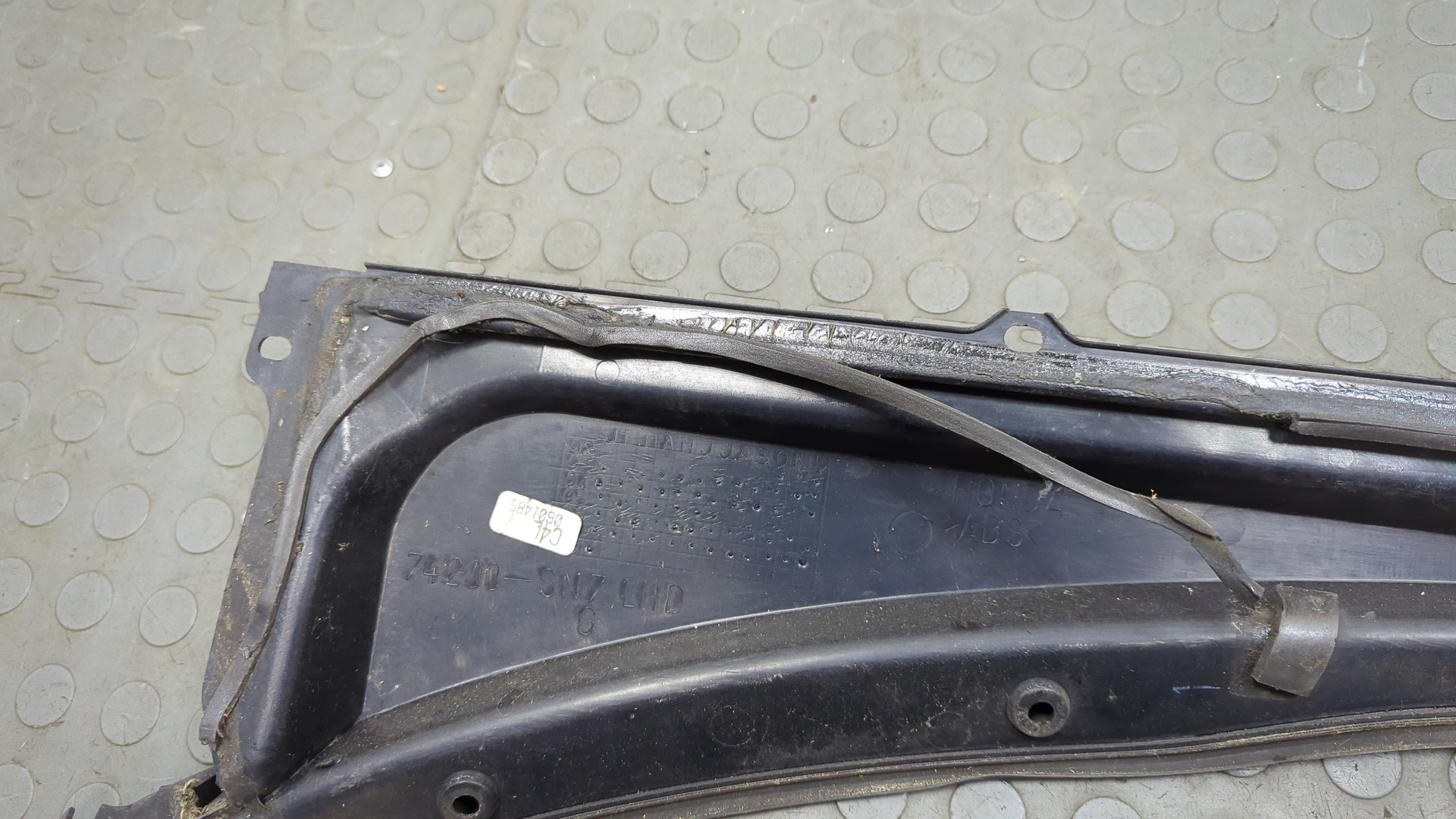 Решетка стеклоочистителей (Жабо)