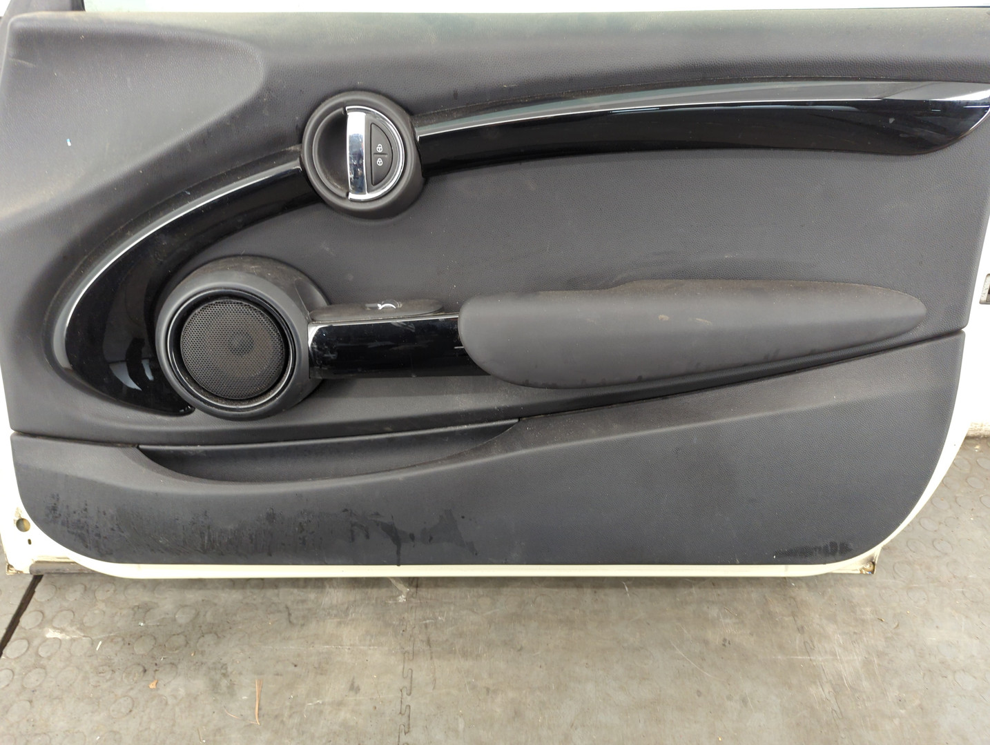 Дверь передняя правая