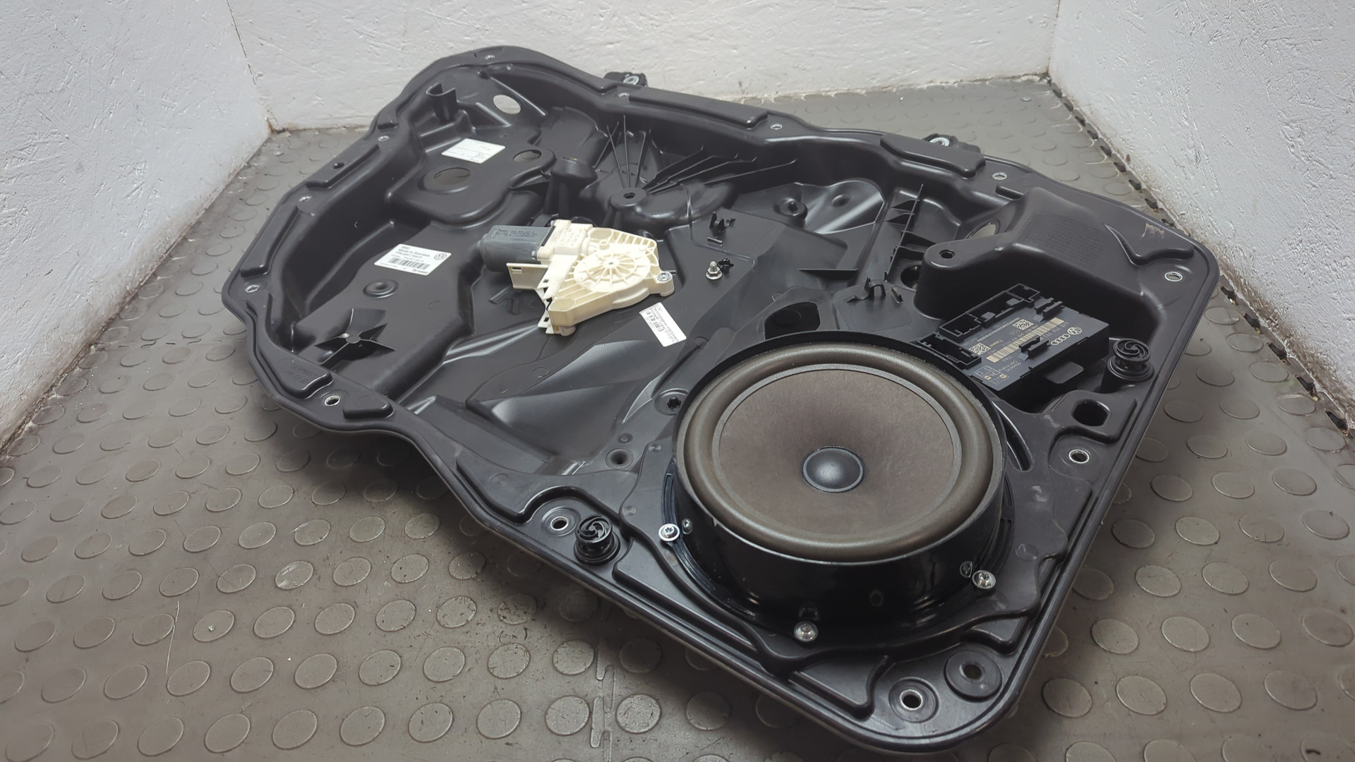 Стеклоподъемник электр. передний левый