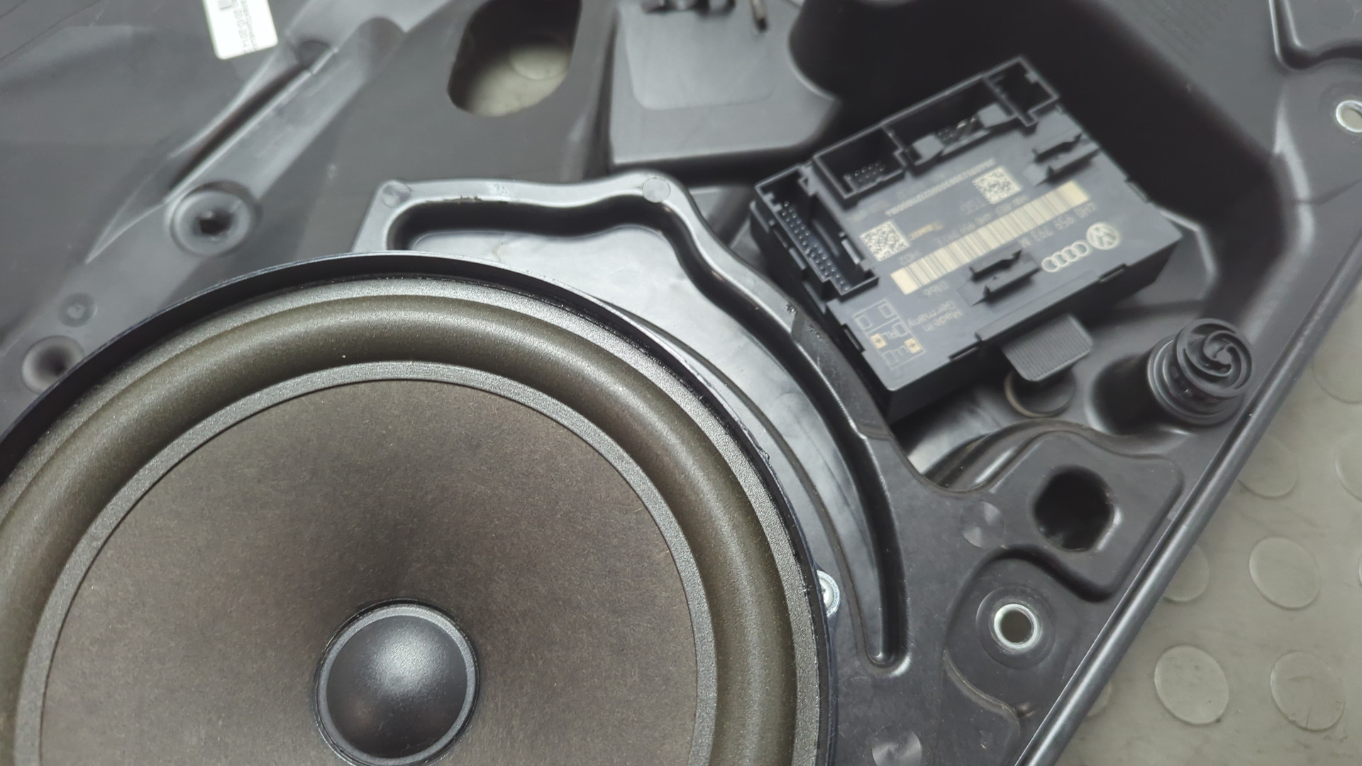 Стеклоподъемник электр. передний левый