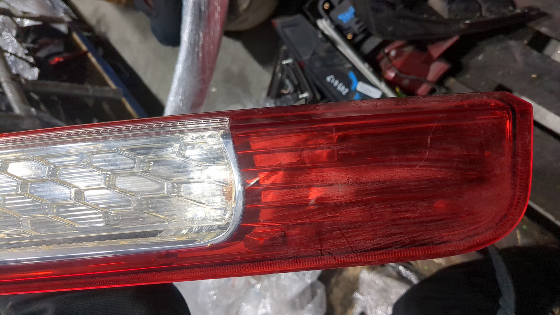 Фонарь задний правый