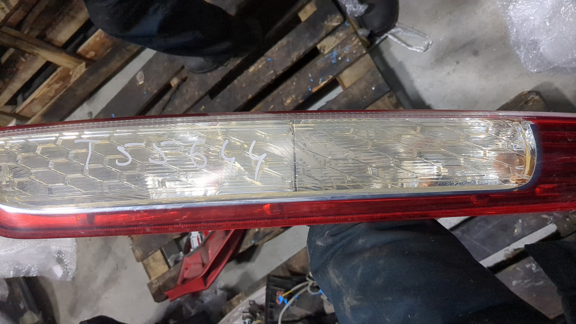 Фонарь задний правый