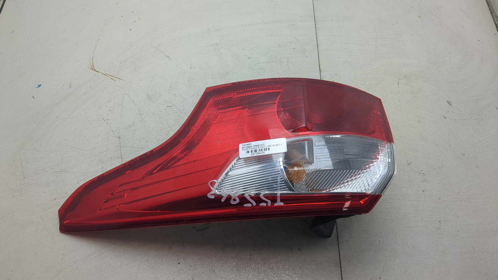 Фонарь задний правый