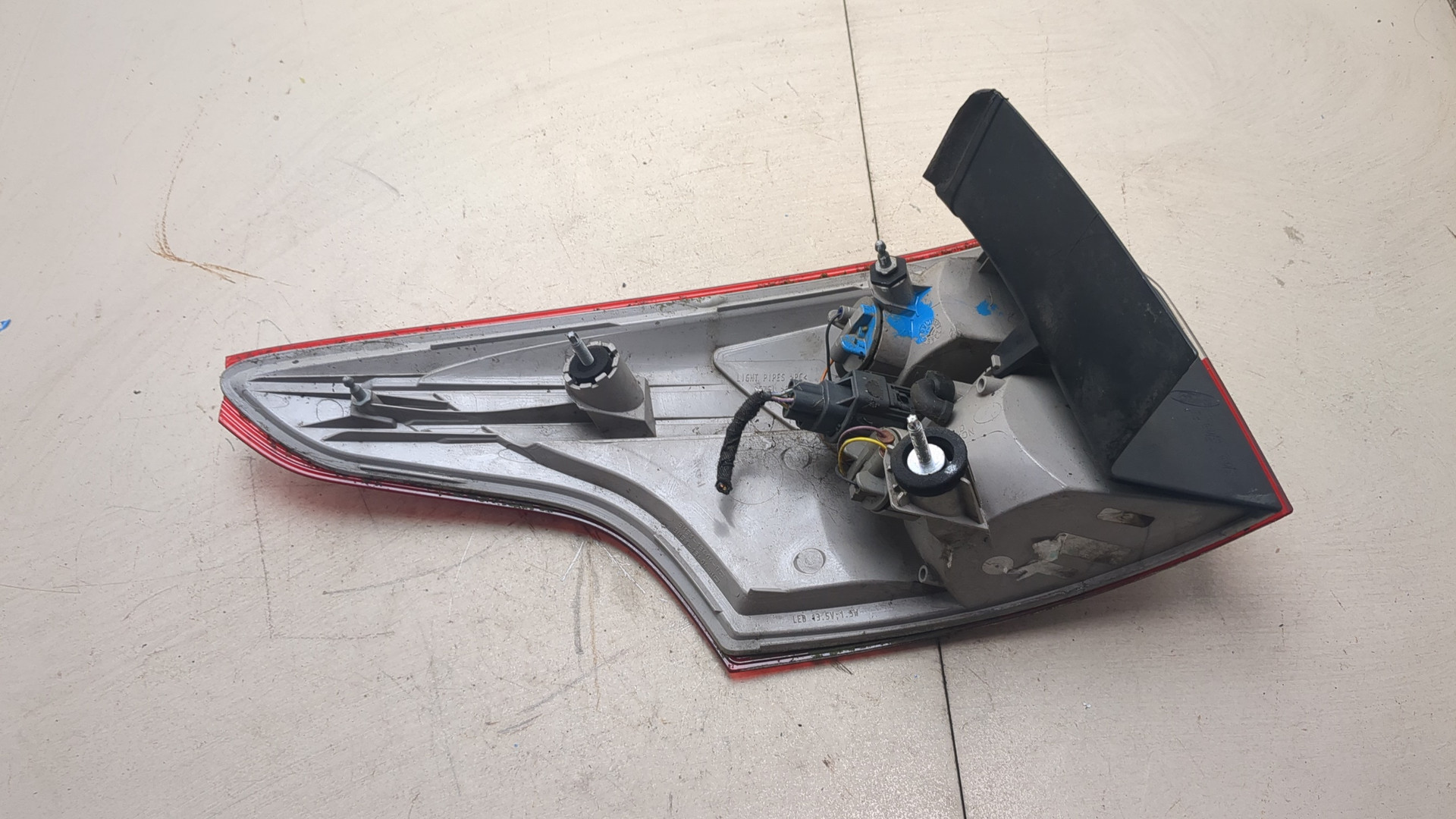 Фонарь задний правый