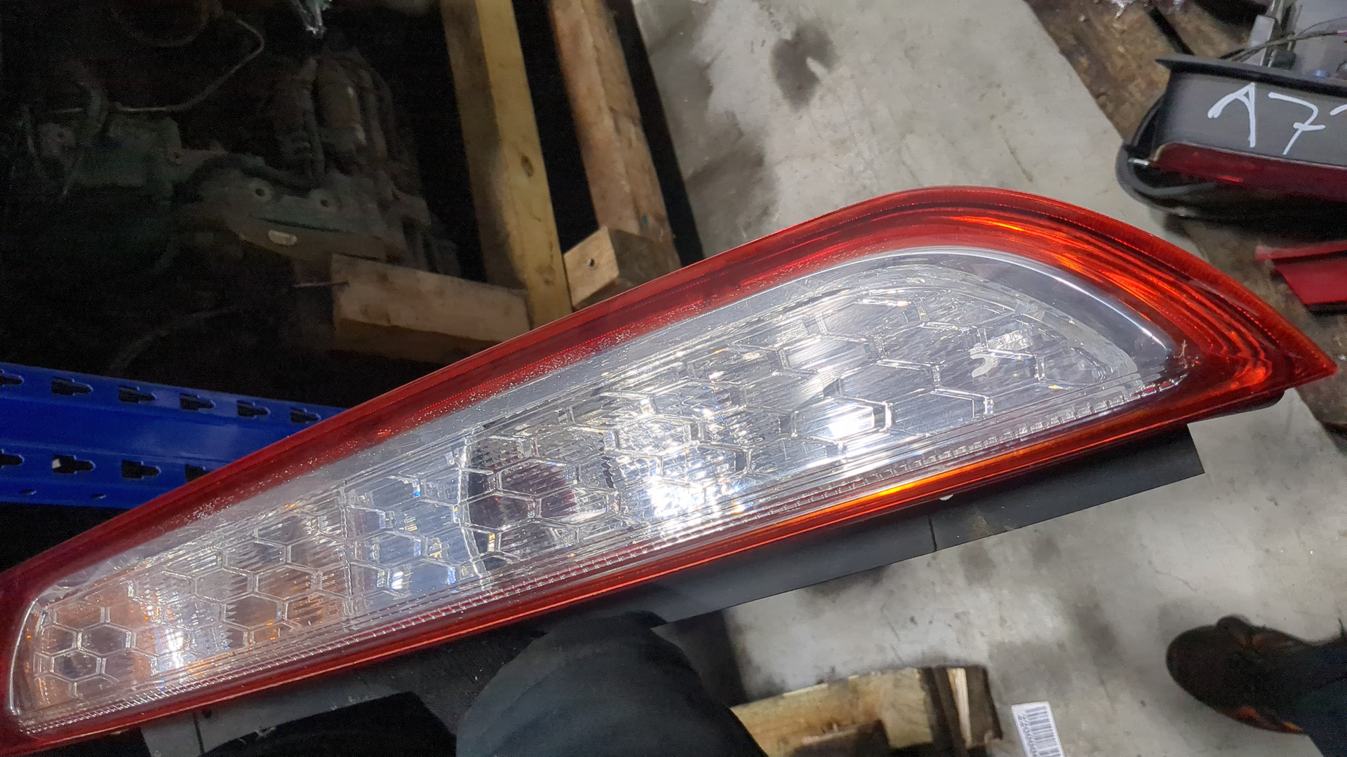 Фонарь задний правый