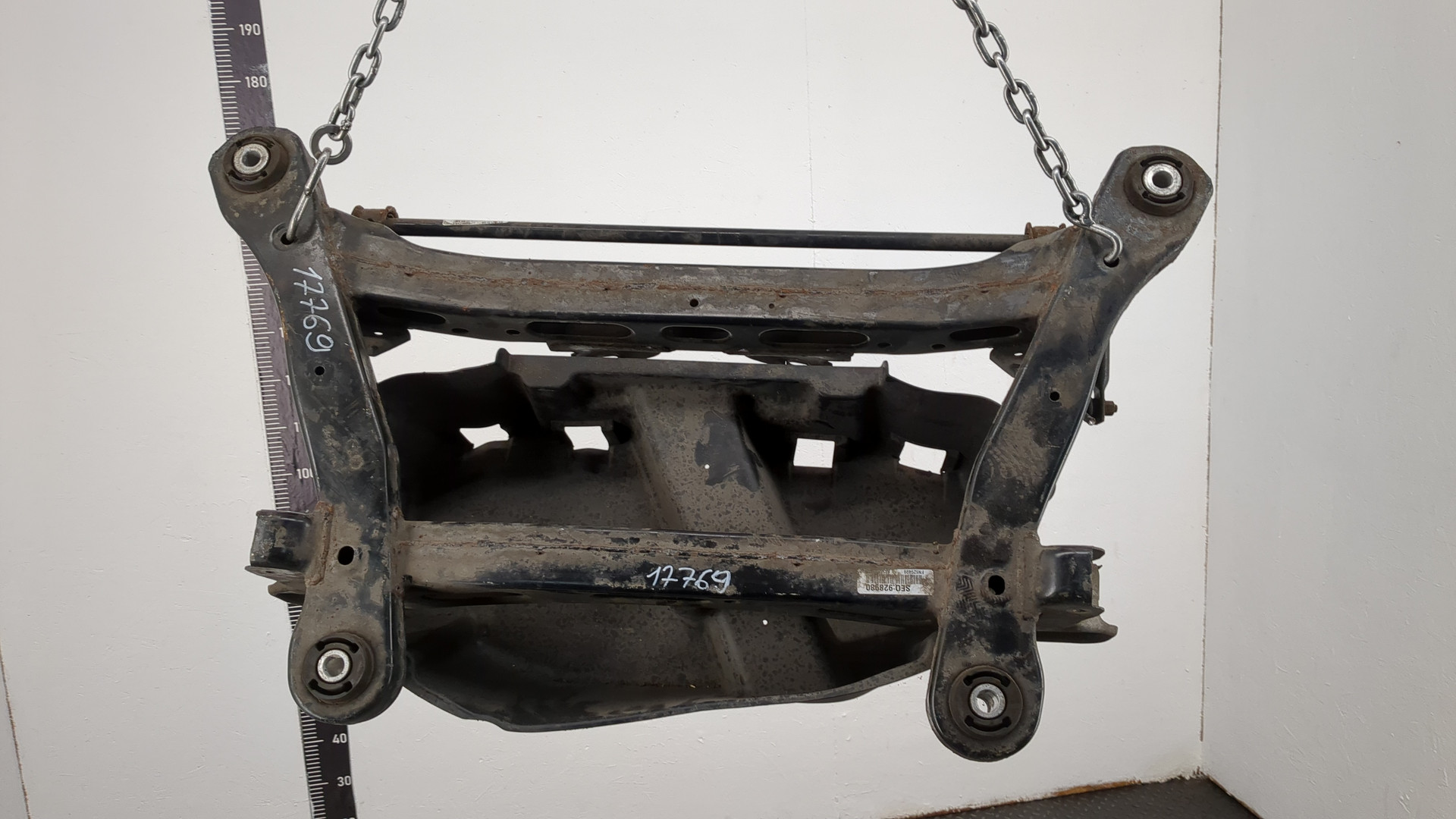 Балка задняя