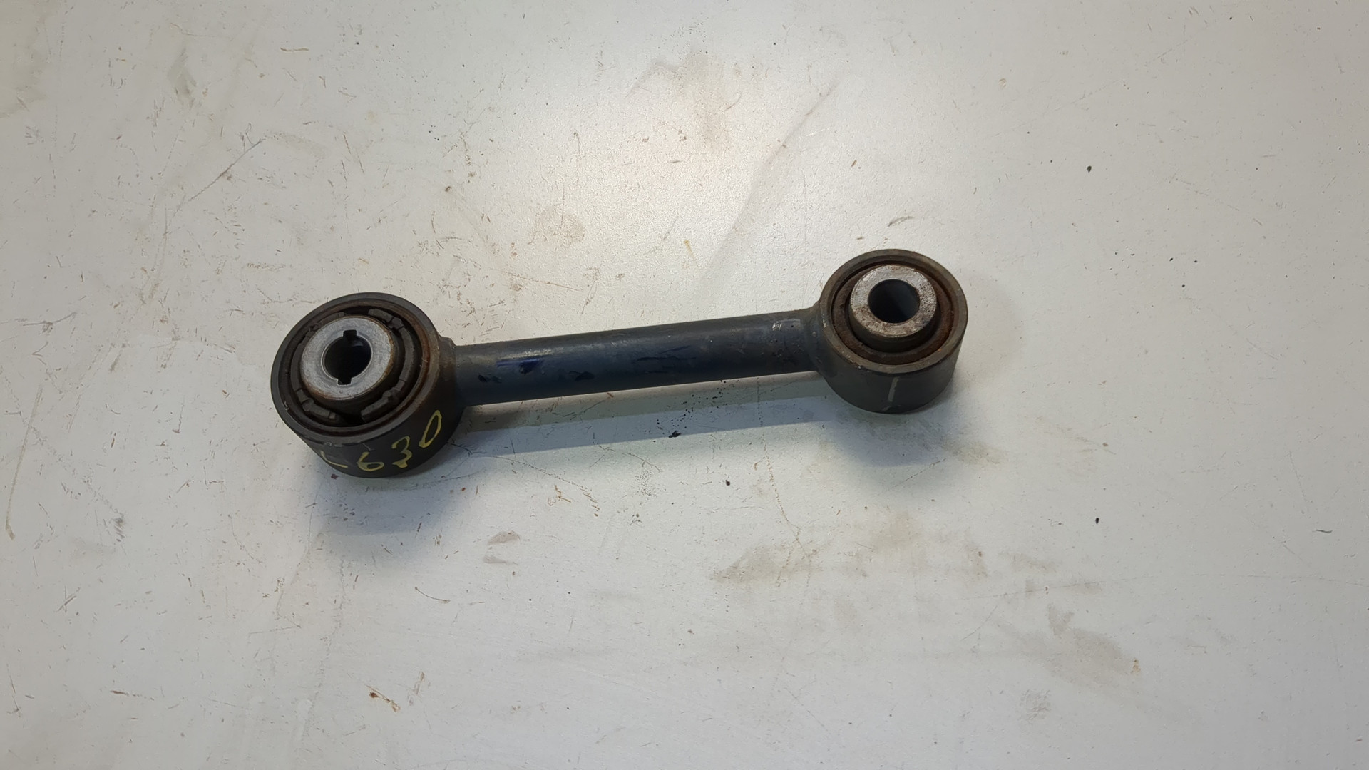 Рычаг задний