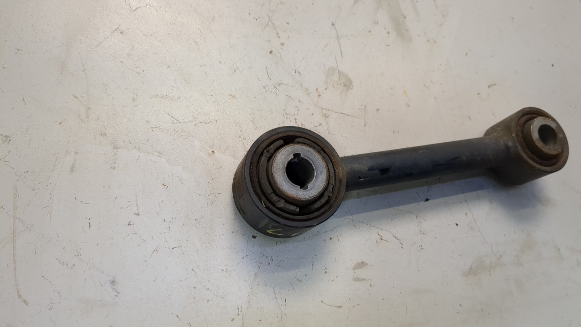 Рычаг задний