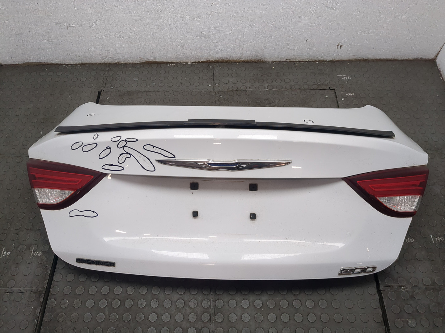 Дверь багажника