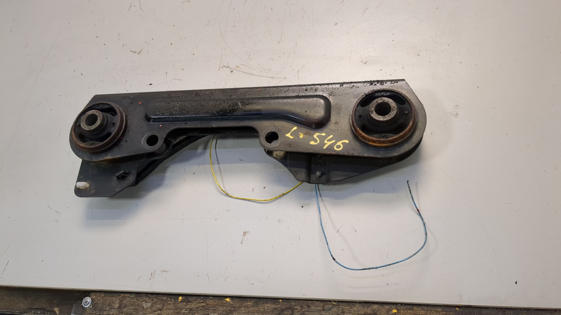 Рычаг задний