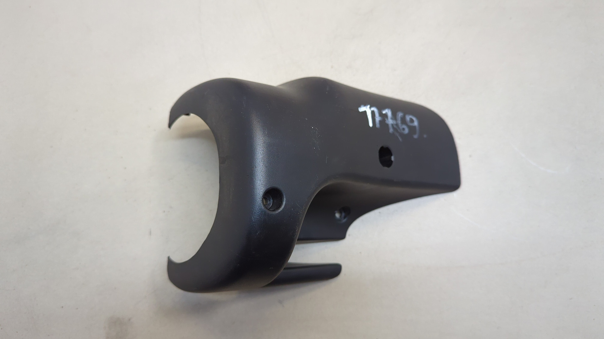 Кожух рулевой колонки