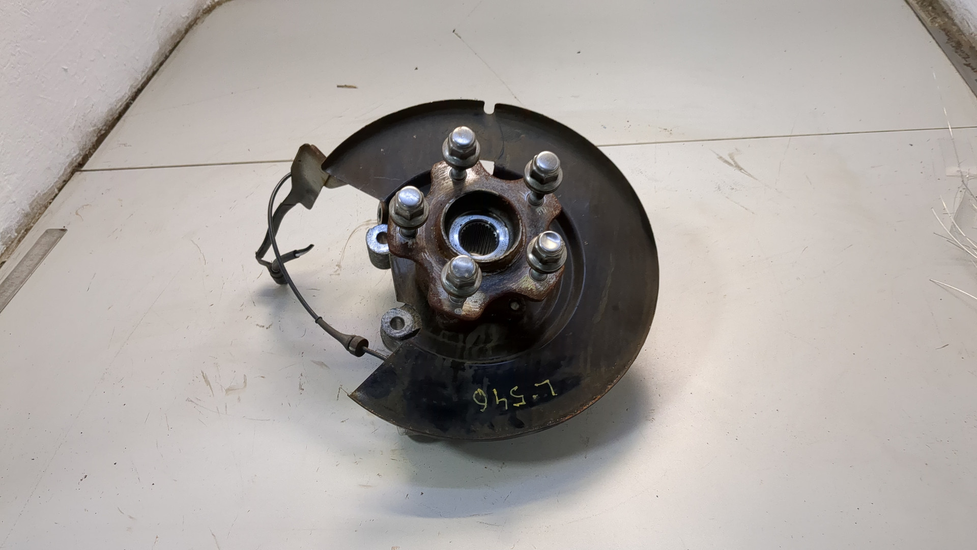 Кулак поворотный задний правый