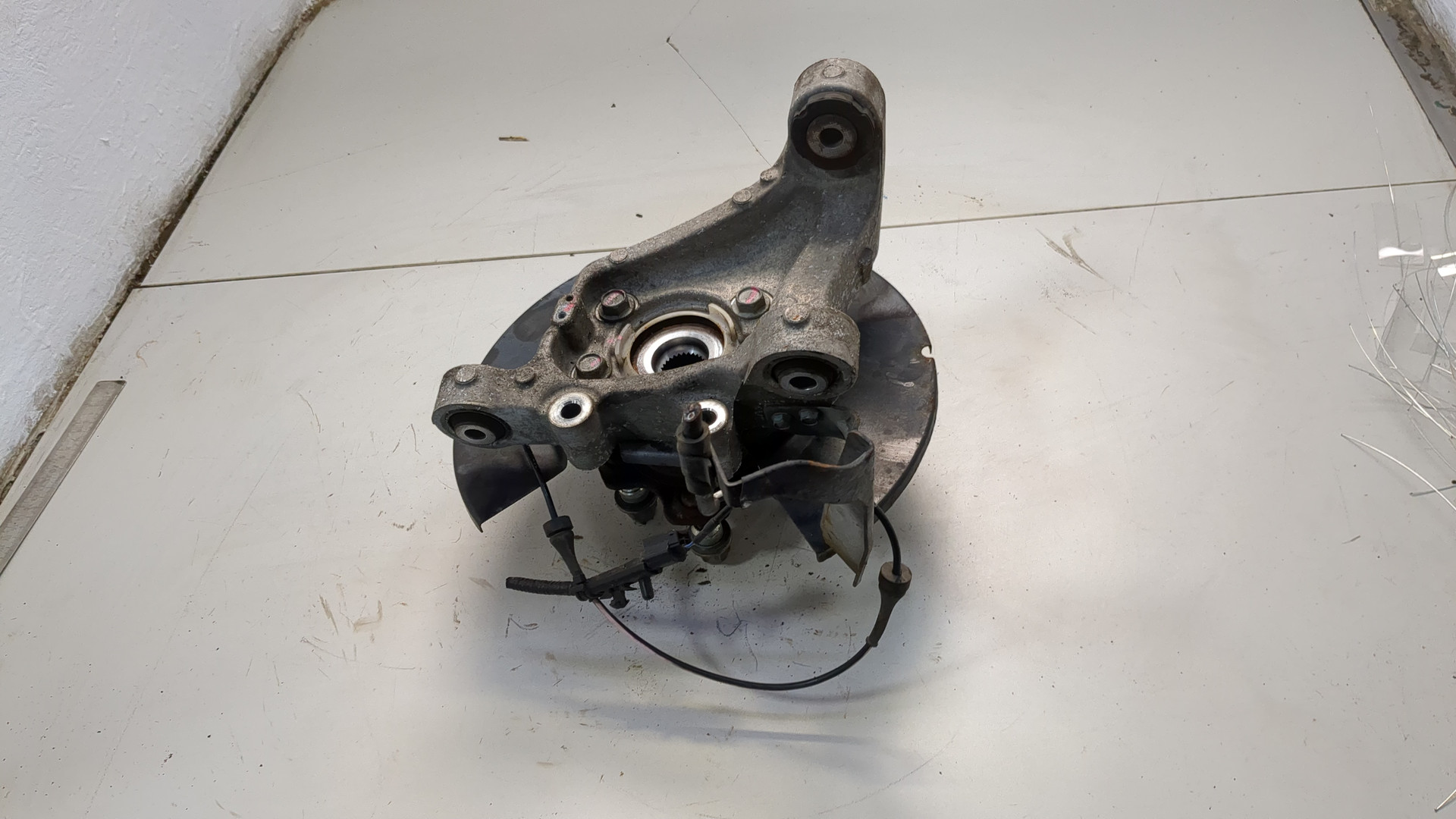 Кулак поворотный задний правый