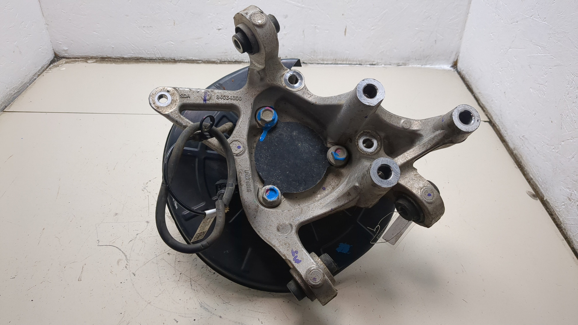 Кулак поворотный задний левый