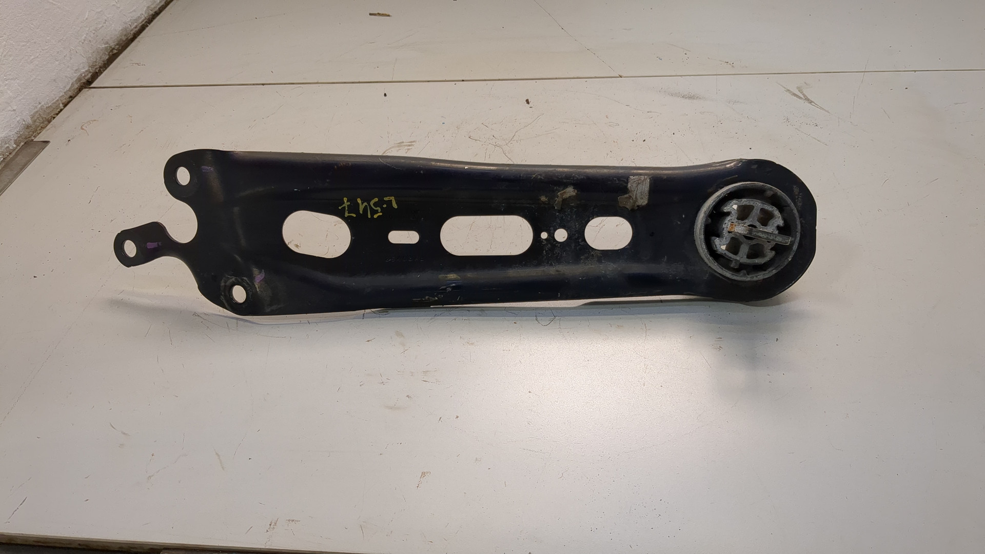 Рычаг задний правый