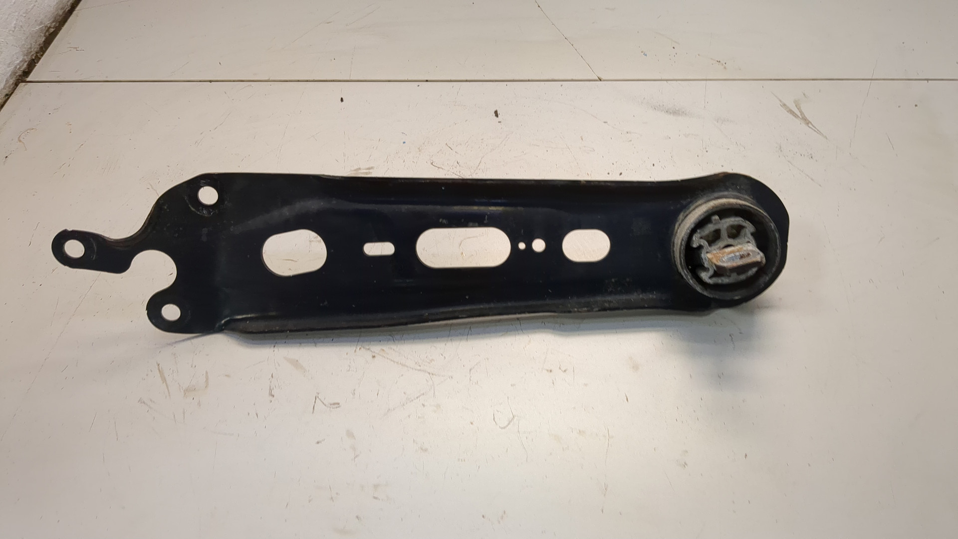 Рычаг задний правый