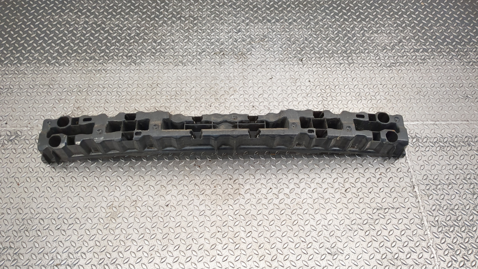 Усилитель заднего бампера