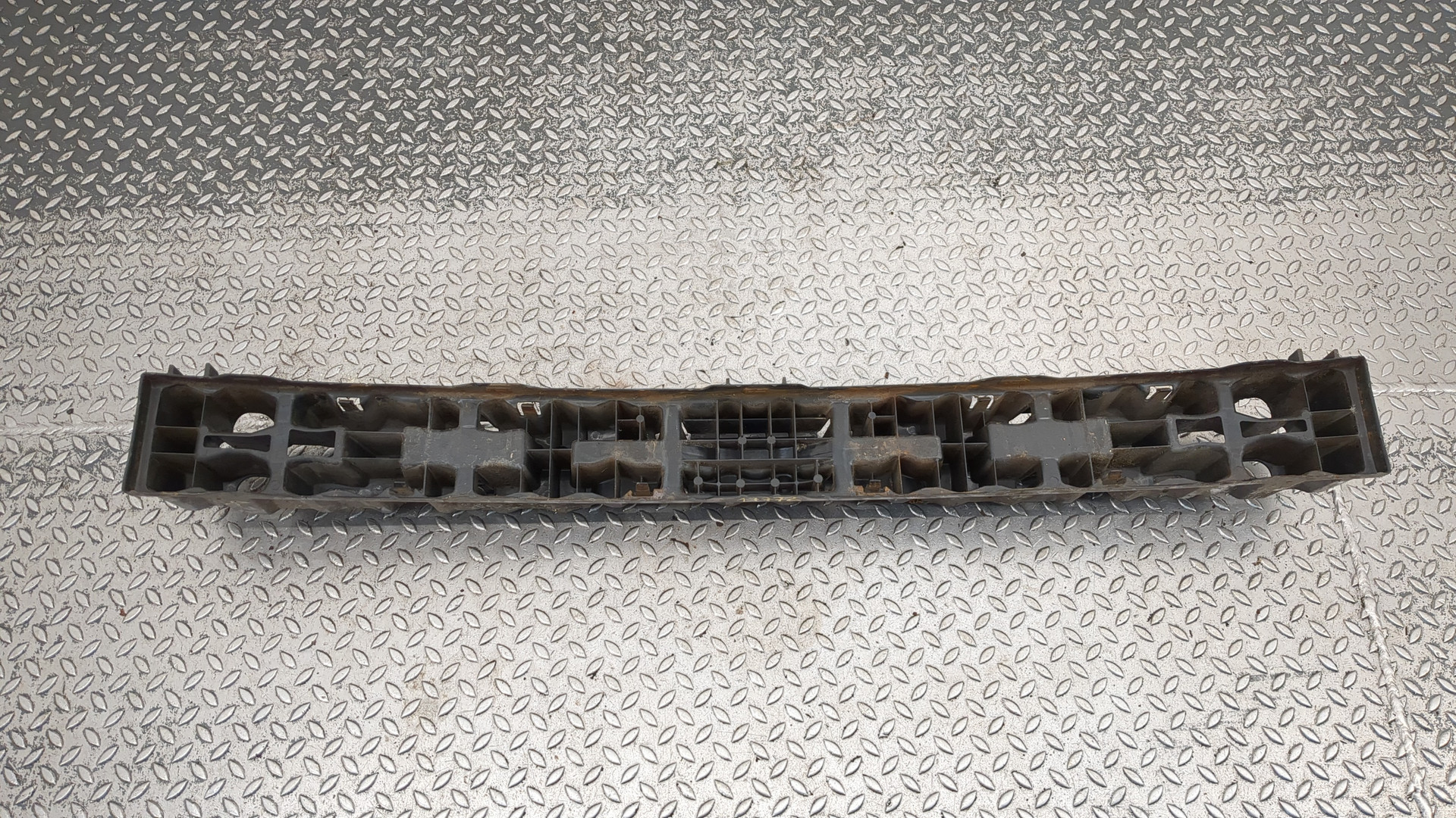 Усилитель заднего бампера