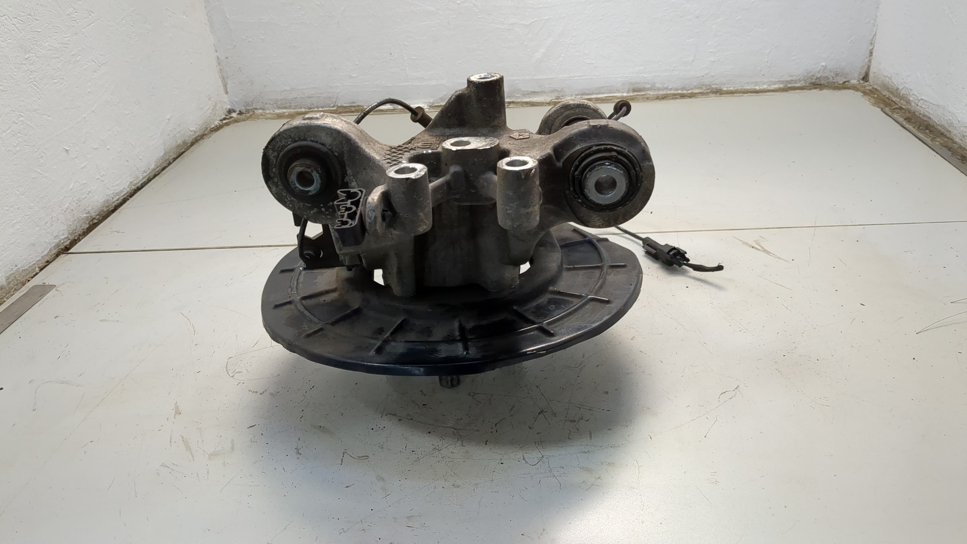 Кулак поворотный задний правый