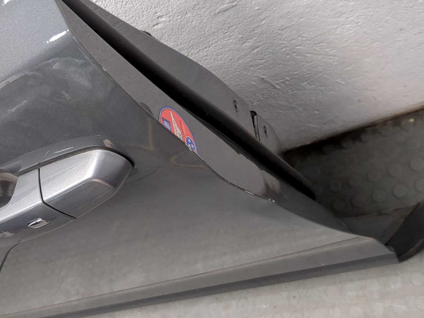 Дверь передняя левая