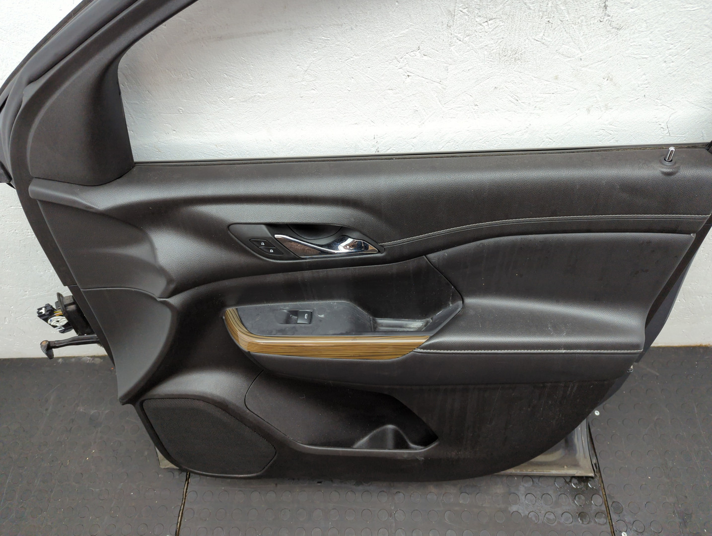 Дверь передняя правая