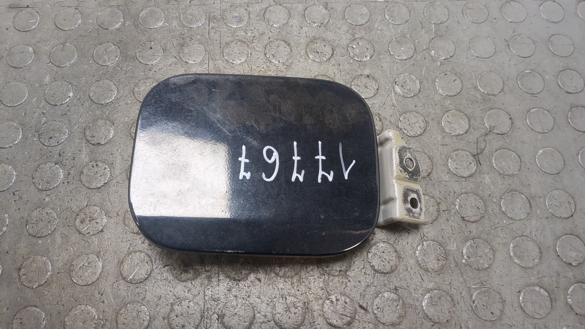 Лючок бензобака