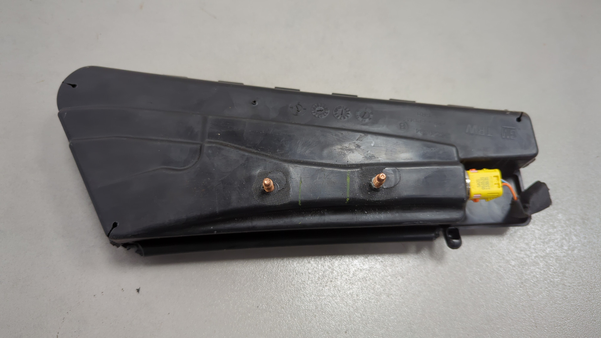 Подушка безопасности нижняя (для колен)