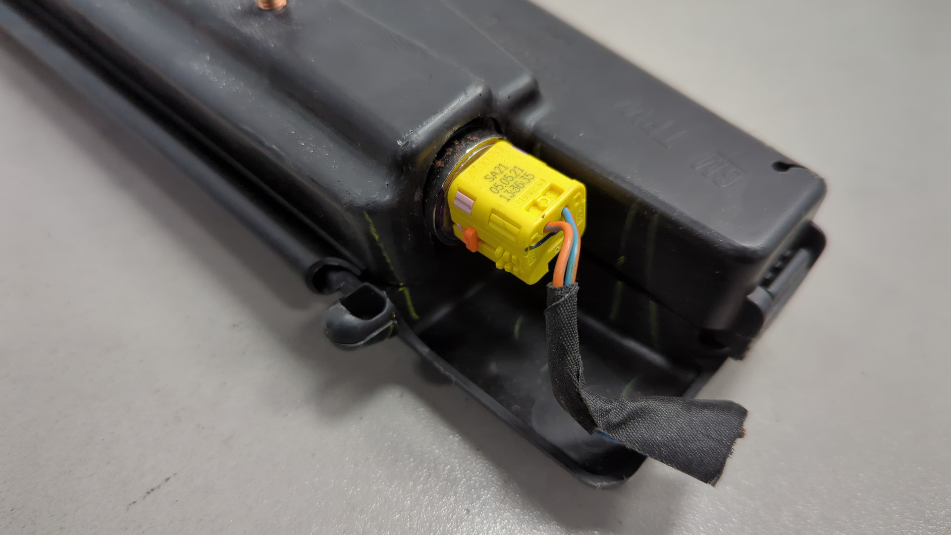 Подушка безопасности нижняя (для колен)