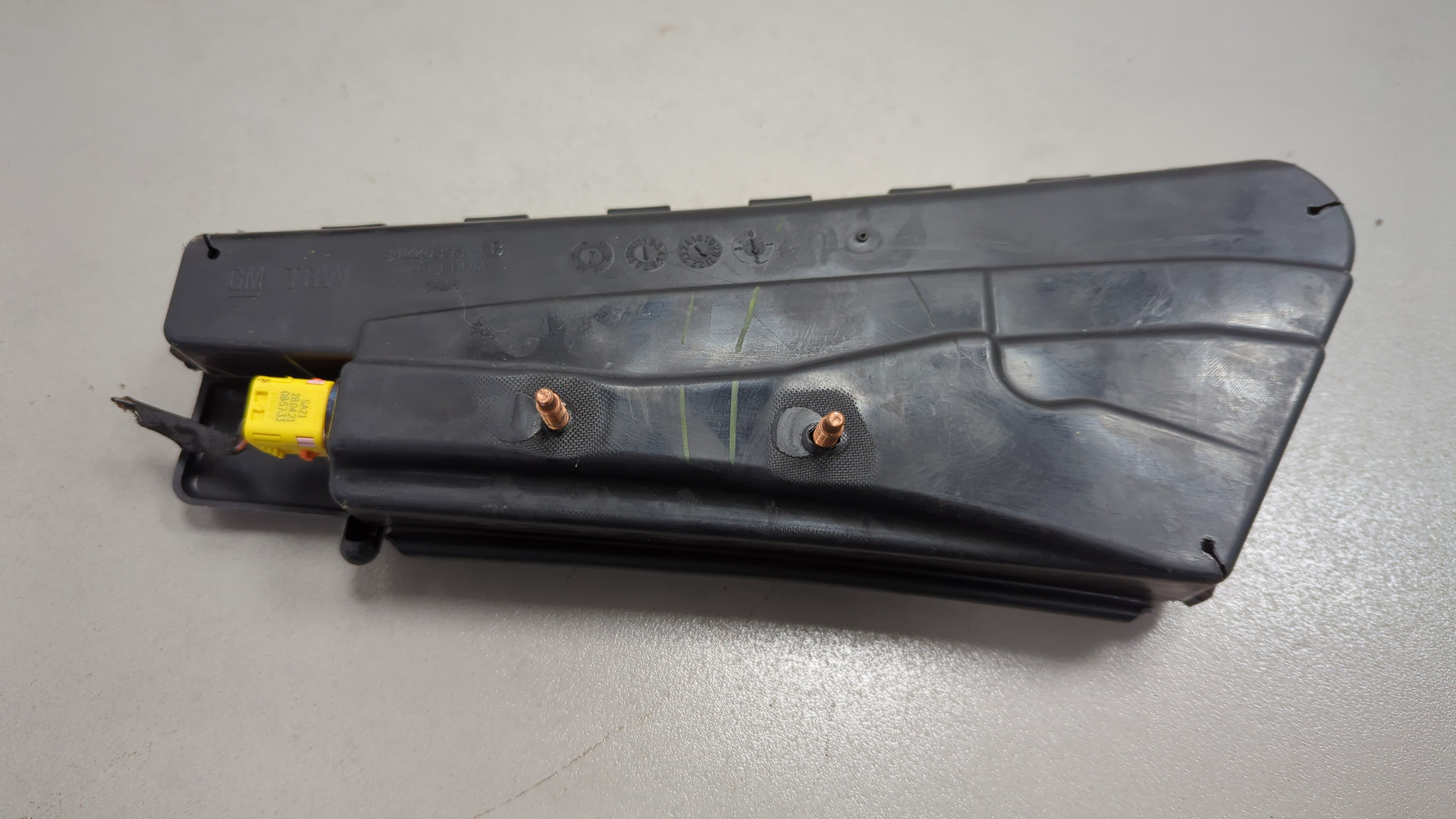 Подушка безопасности нижняя (для колен)