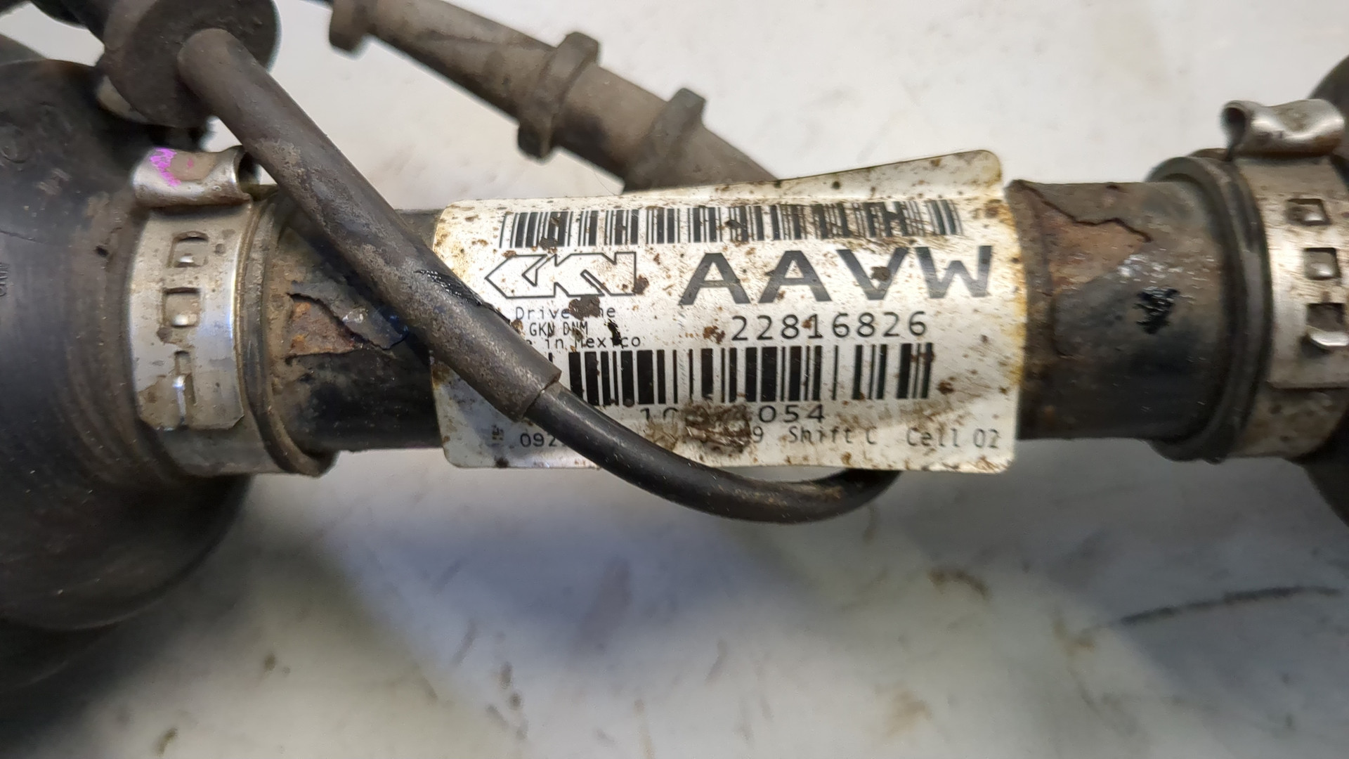 Кулак поворотный передний левый