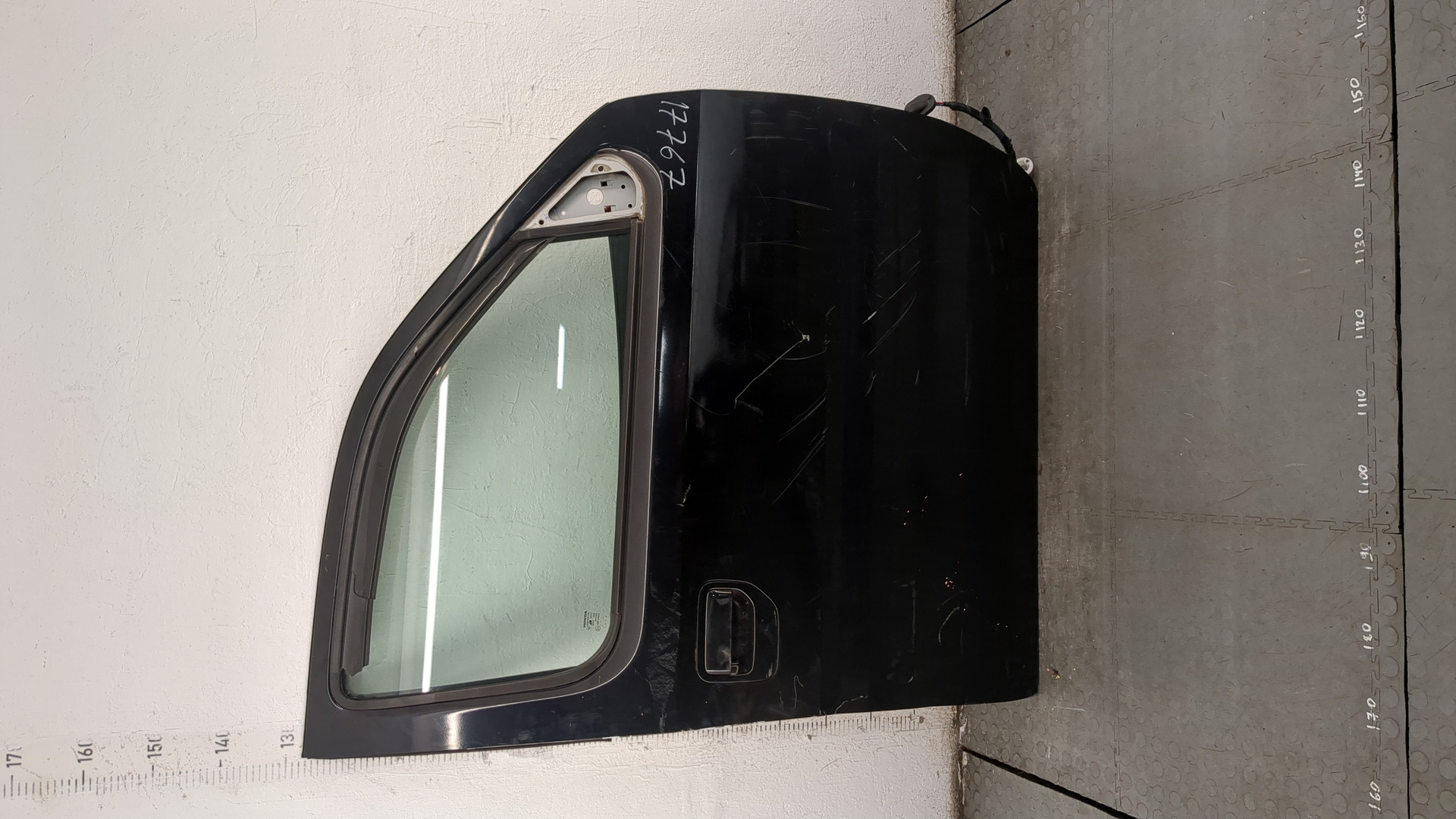 Дверь передняя правая