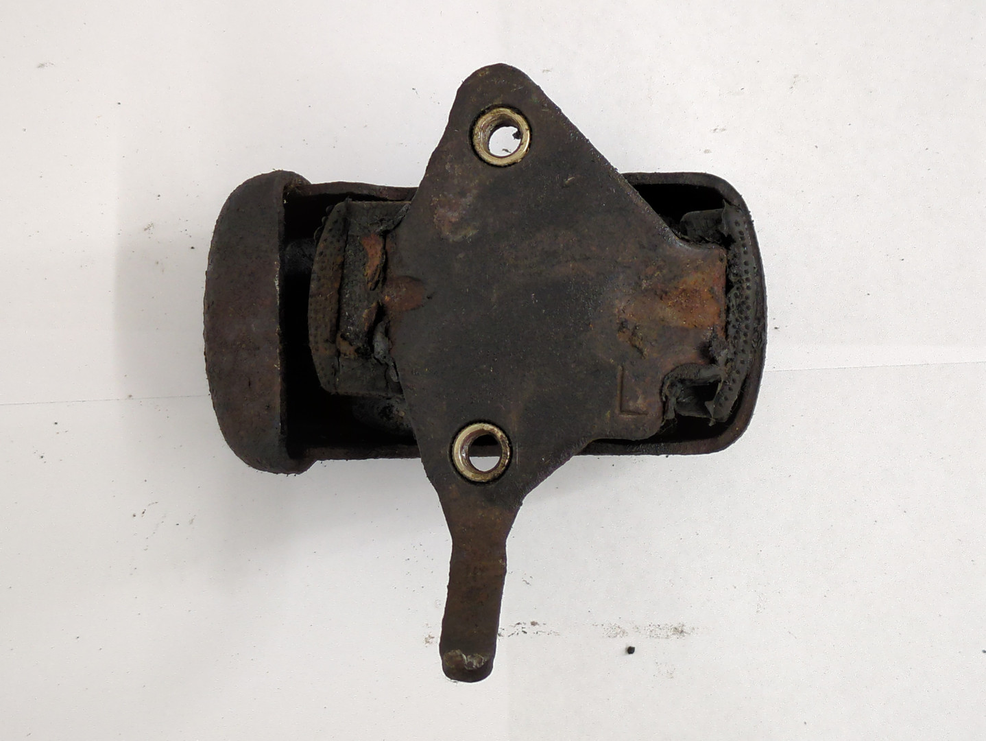 Опора двигателя левая