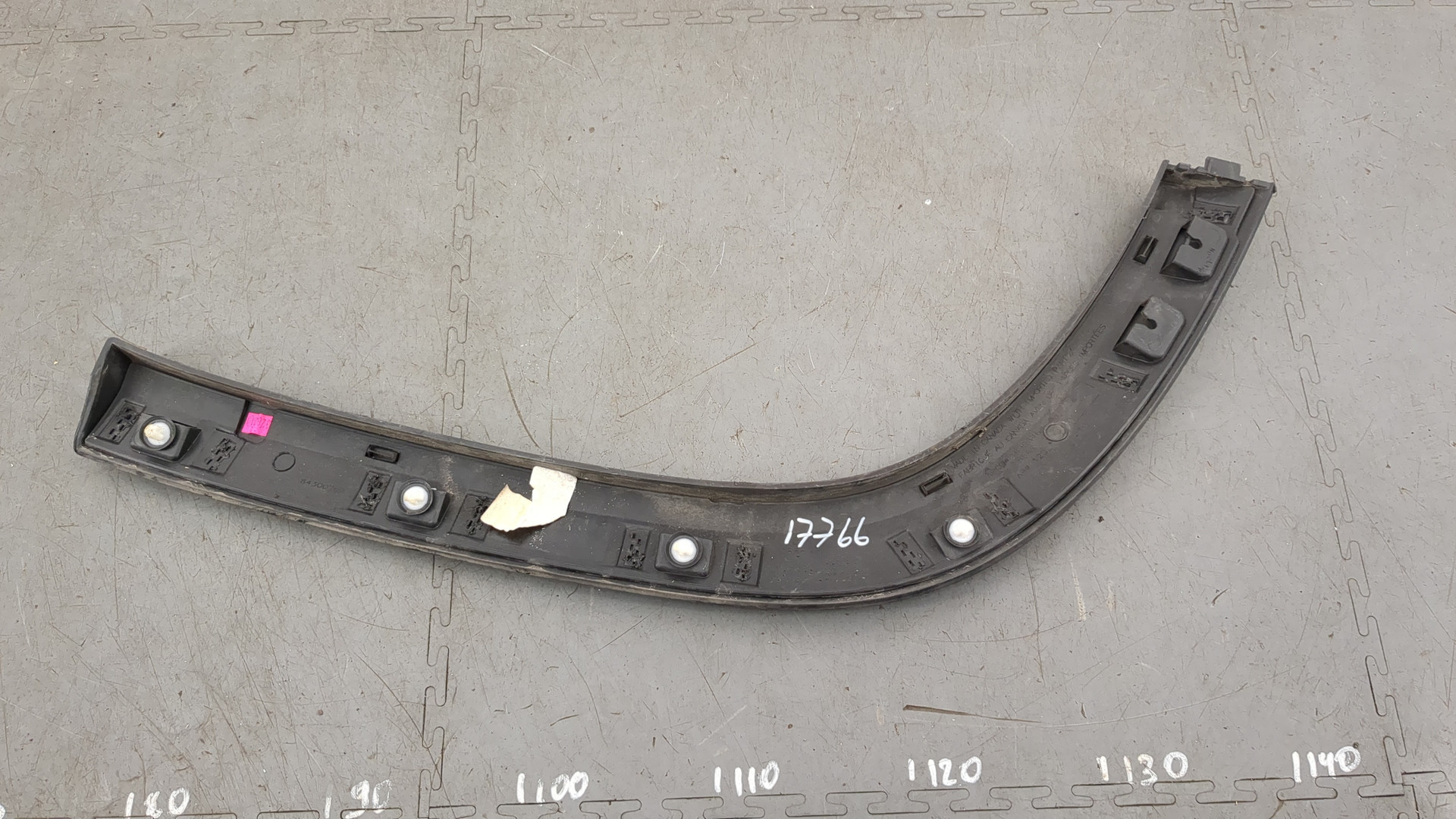 Накладка заднего крыла левого