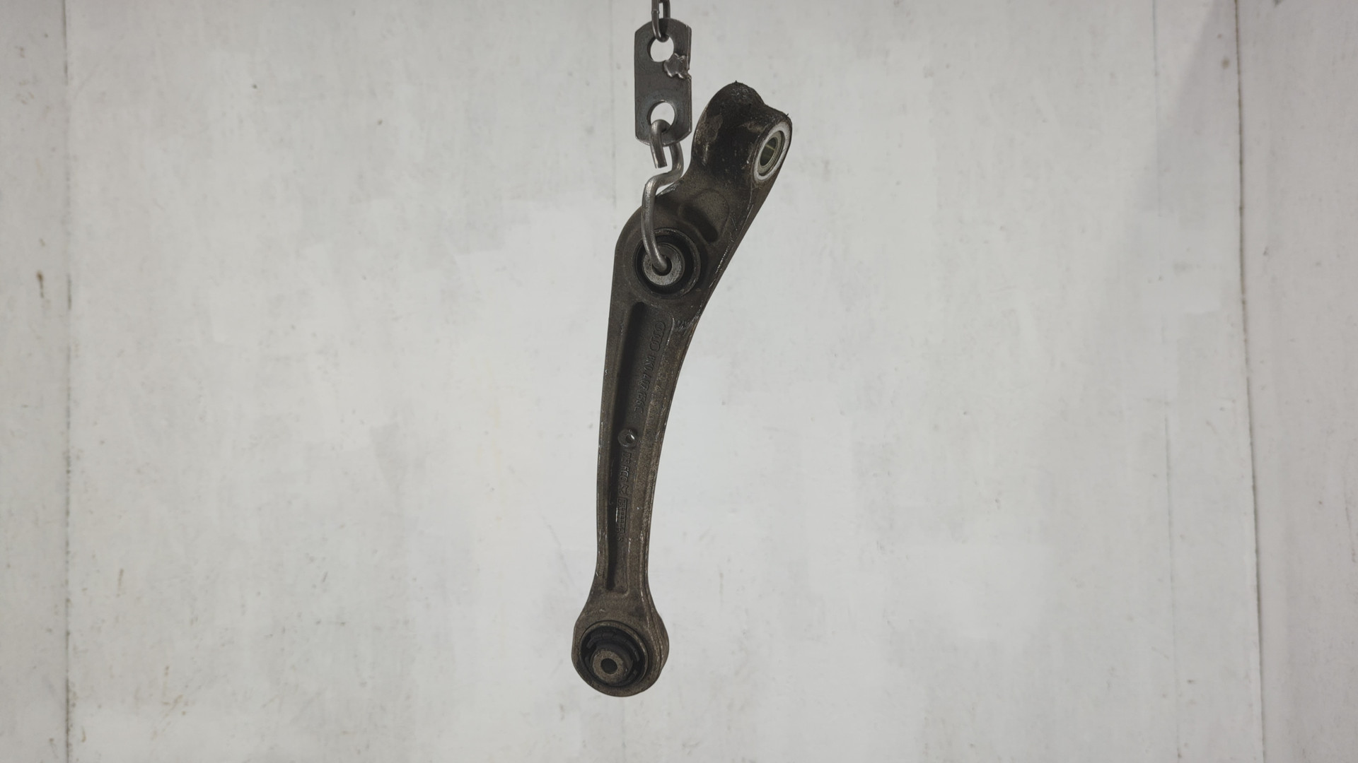 Рычаг передний правый