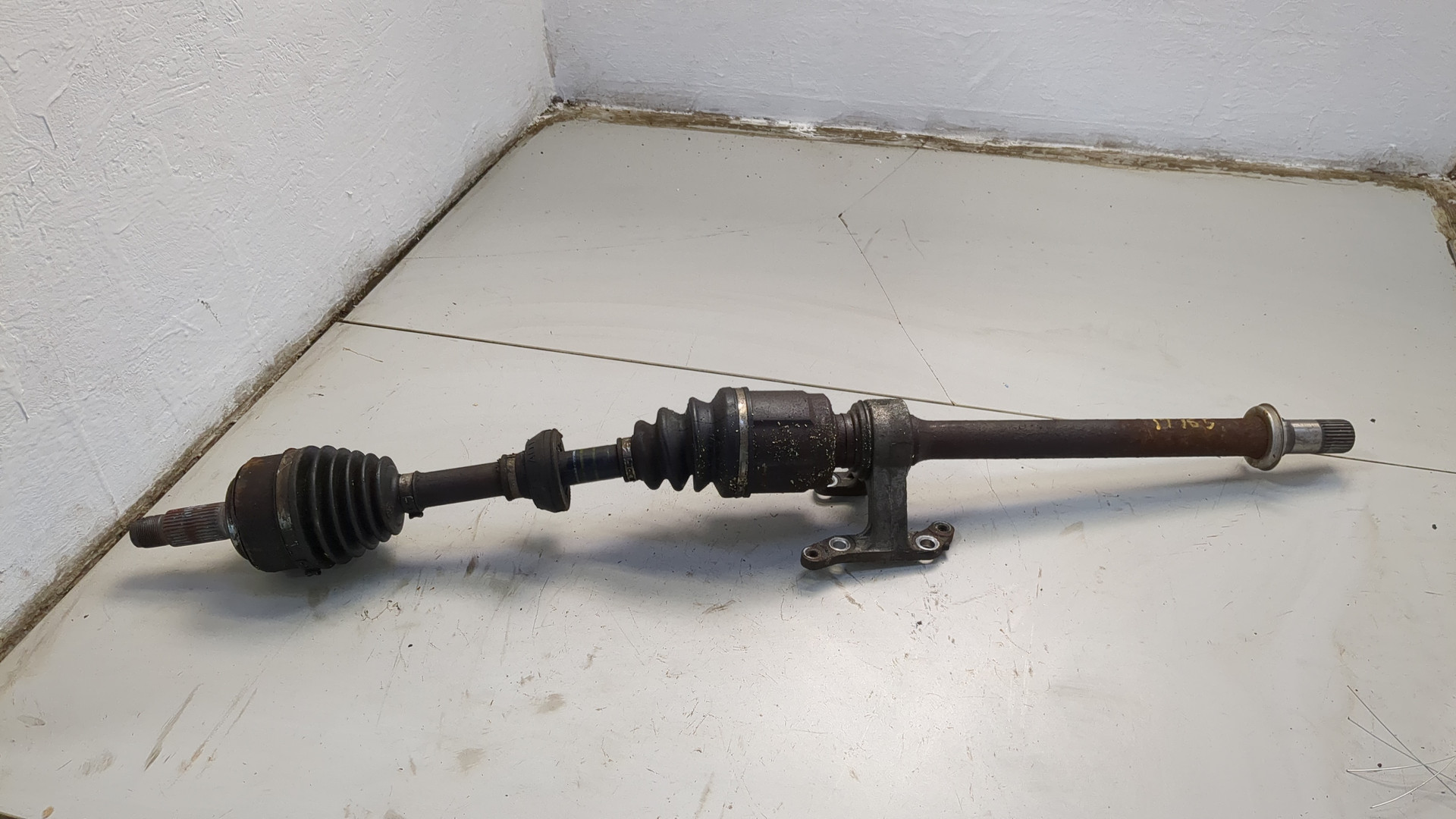 Полуось передняя правая